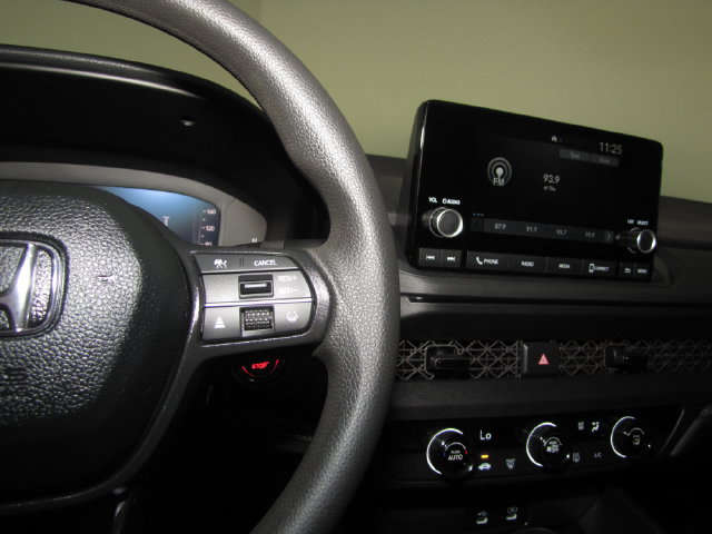 Certified 2025 Honda Accord LX image 32