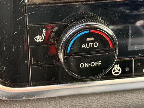 Used 2023 Nissan Rogue SL w/ SL Premium Package image 19