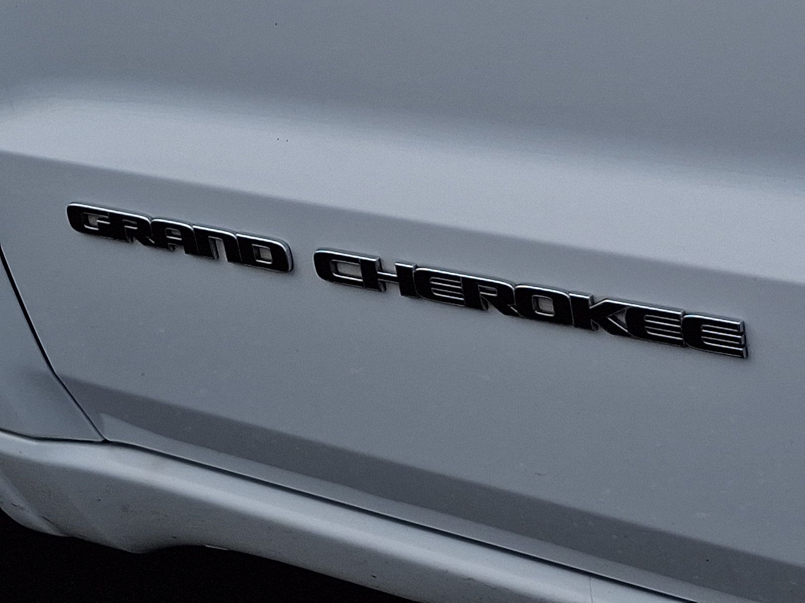 Used 2017 Jeep Grand Cherokee Overland AWD/4WD image 30
