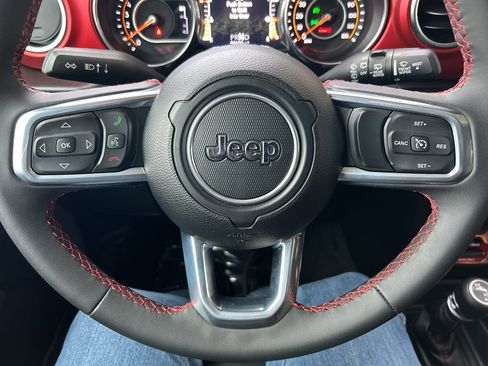 Used 2023 Jeep Wrangler Unlimited Rubicon image 24