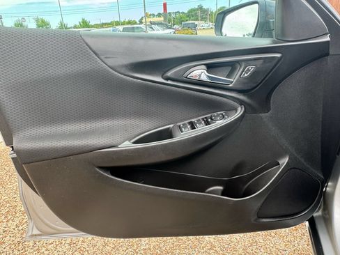 Used 2018 Chevrolet Malibu LS FWD image 21