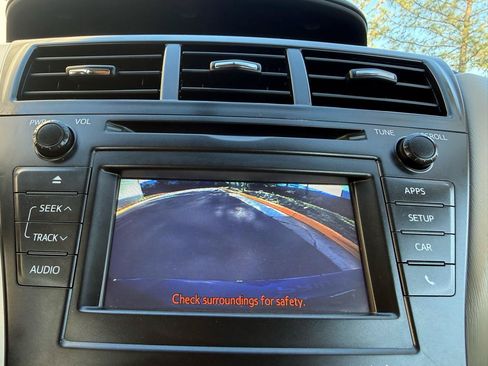 Used 2012 Toyota Prius V Five FWD image 39
