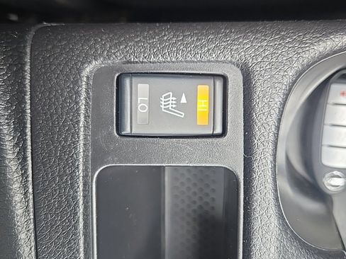 Used 2018 Nissan Rogue Sport SV w/ SV All-Weather Package image 22