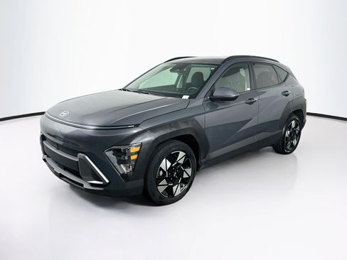 Used 2024 Hyundai Kona SEL FWD image 3