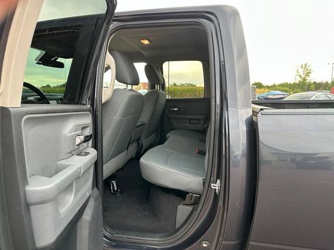 Used 2017 RAM 1500 Classic SLT AWD/4WD image 19