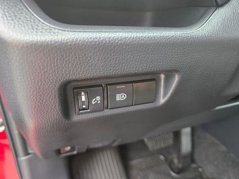 Used 2024 Toyota RAV4 XLE AWD/4WD image 18