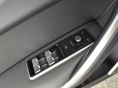 New 2026 Jaguar F-PACE R-Dynamic S image 18