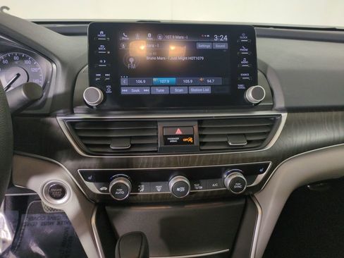 Used 2019 Honda Accord EX image 21