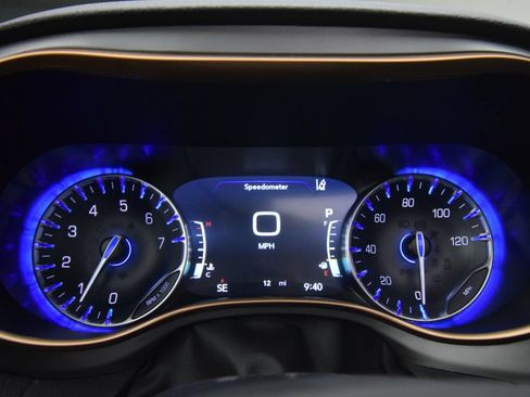 New 2027 Chrysler Pacifica Pinnacle FWD image 21