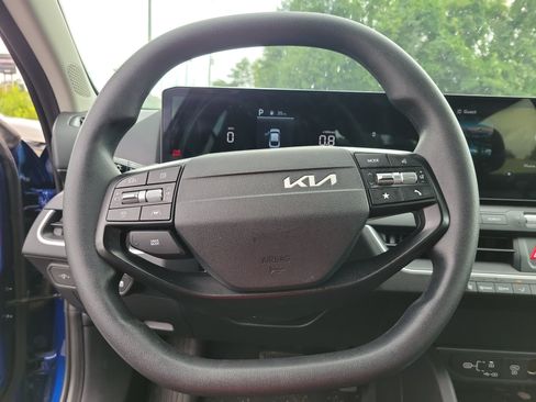 Certified 2025 Kia K4 FWD image 22