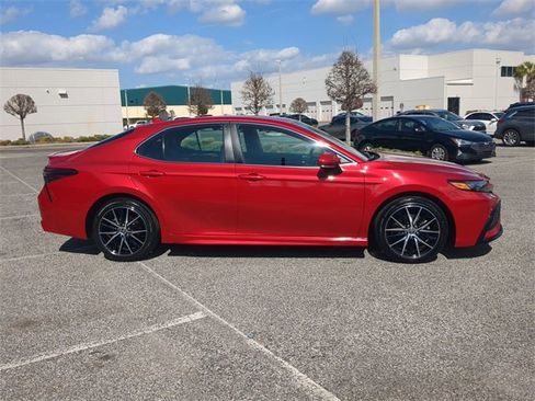 Certified 2023 Toyota Camry SE image 3