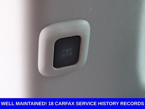 Used 2014 Toyota Sienna LE image 23