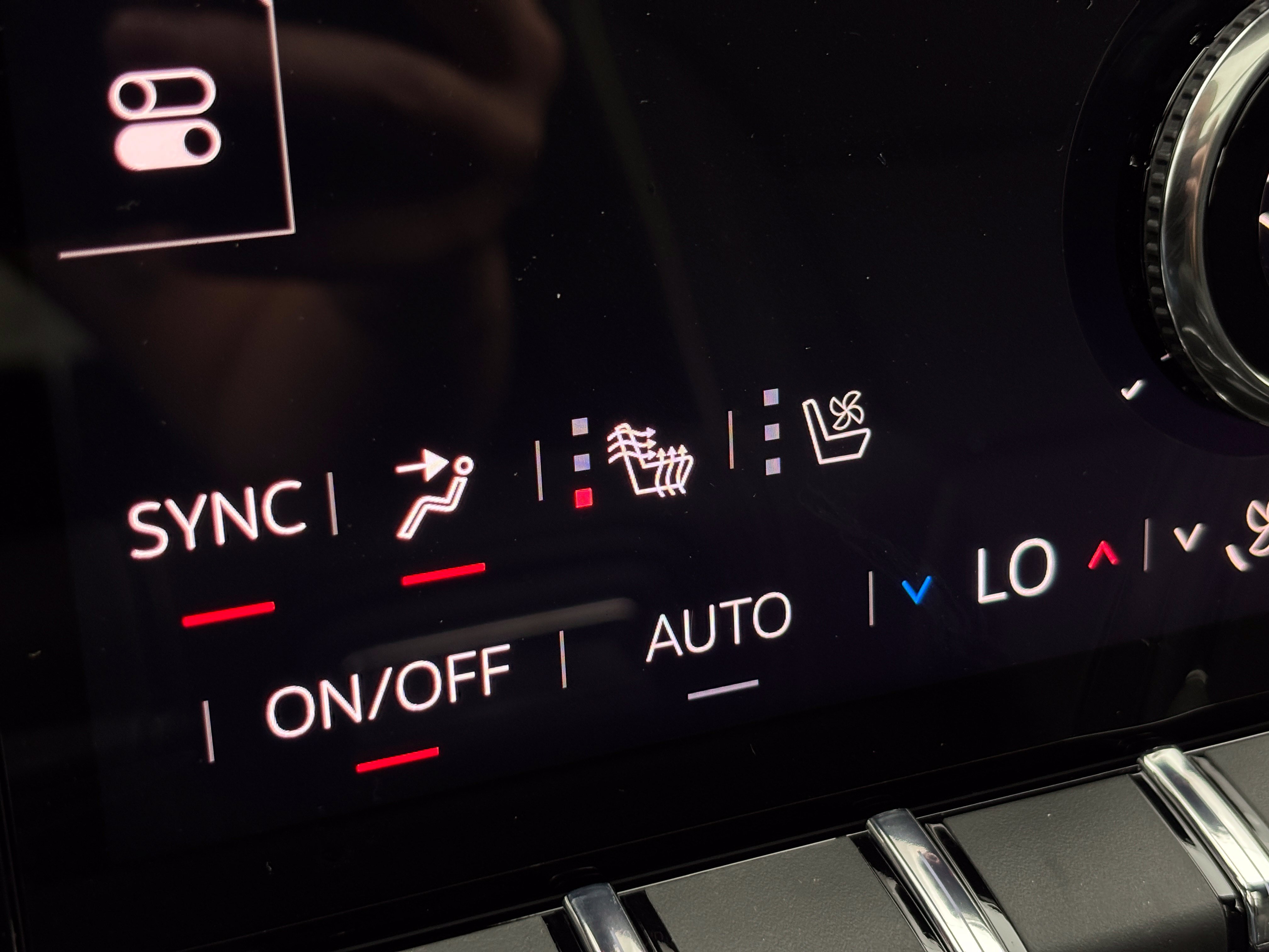 New 2026 GMC Yukon Elevation w/ Elevation Premium Package AWD/4WD image 7