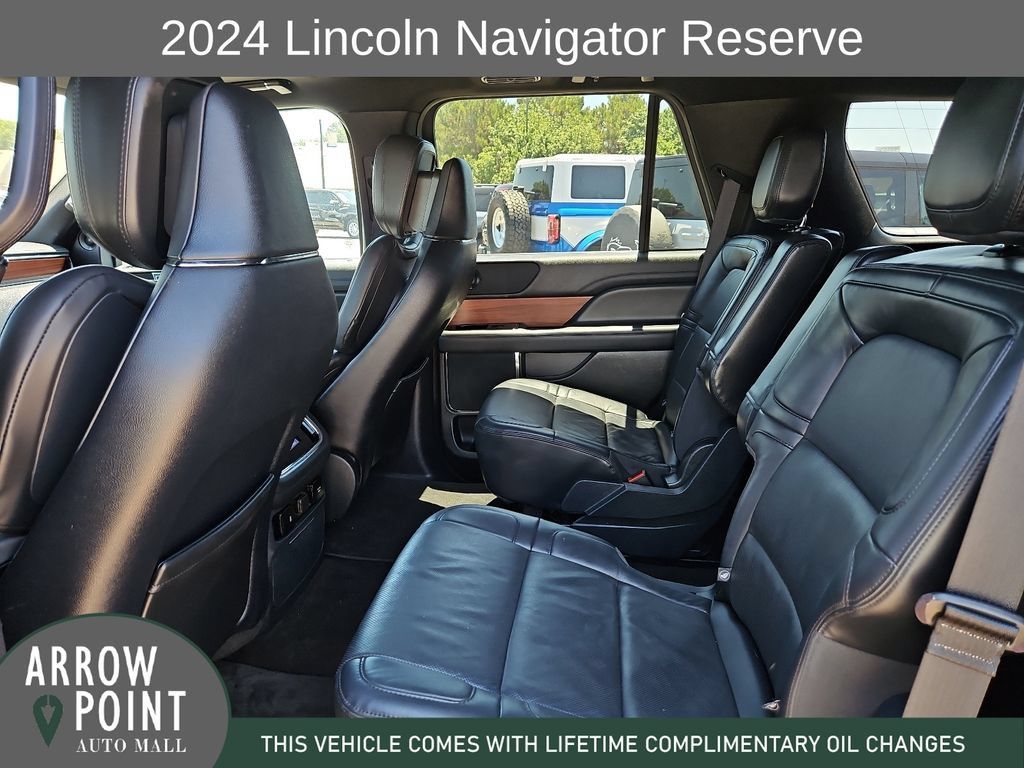 Used 2024 Lincoln Navigator Reserve AWD/4WD image 18