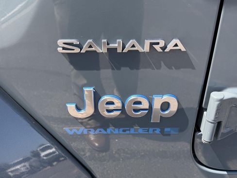 Used 2024 Jeep Wrangler Unlimited Sahara AWD/4WD image 43