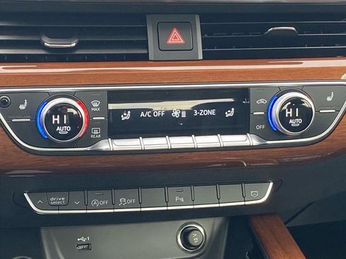 Used 2023 Audi A4 2.0T Premium w/ Convenience Package image 10