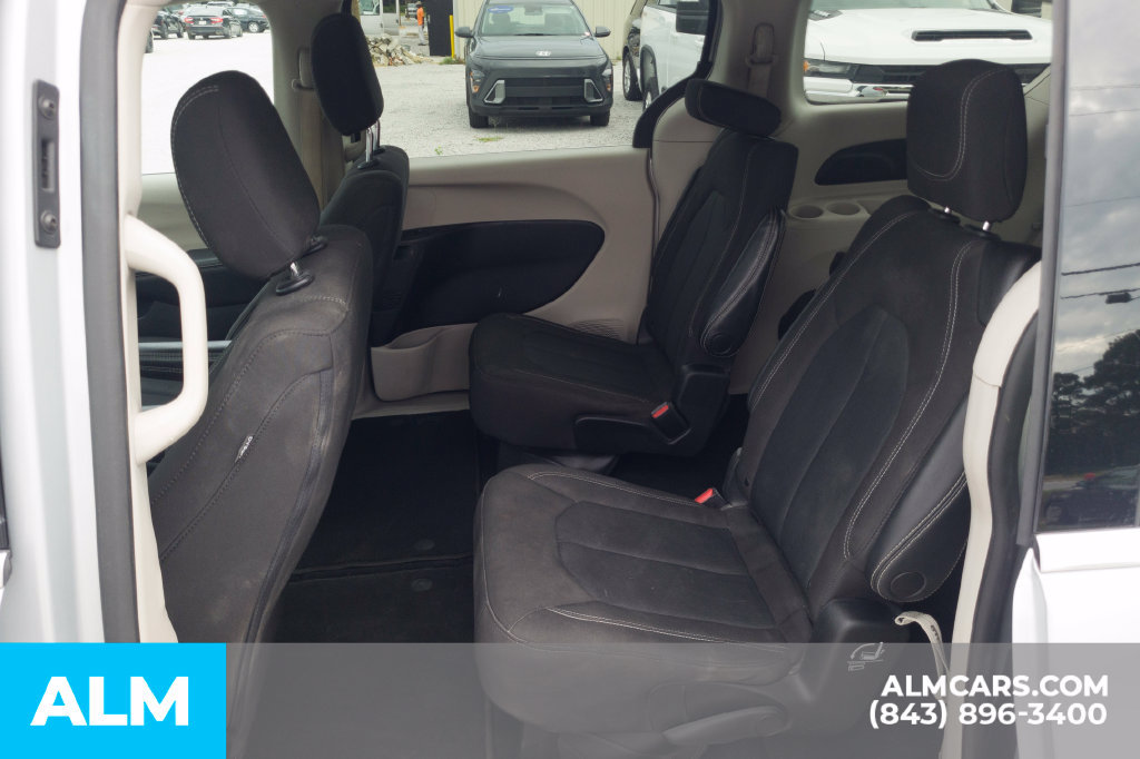 Used 2023 Chrysler Voyager LX FWD image 18