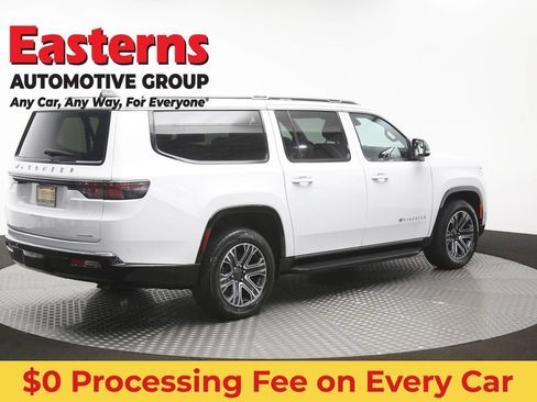 Used 2024 Jeep Wagoneer L Series II RWD image 45