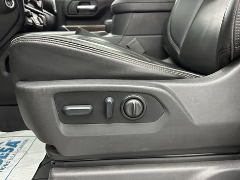 Used 2022 Chevrolet Silverado 3500 High Country image 40