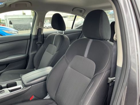 Used 2025 Nissan Sentra SV image 27