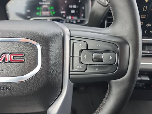 Used 2025 GMC Sierra 1500 SLT image 18