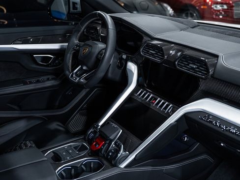 Used 2022 Lamborghini Urus AWD/4WD image 60