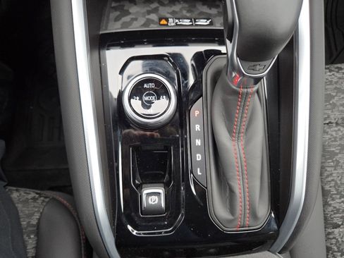 Used 2023 Chevrolet Colorado Z71 w/ Z71 Convenience Package 2 image 6