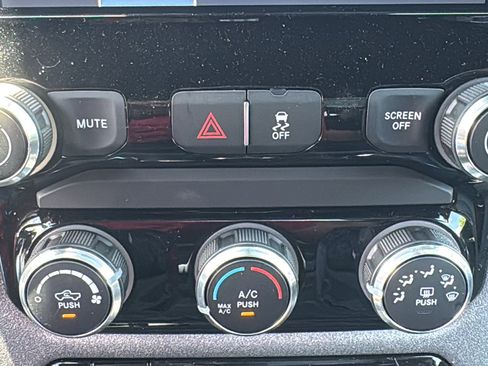 New 2026 RAM 1500 Express AWD/4WD image 19
