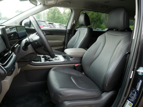 Certified 2026 Kia Carnival FWD image 35