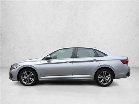 Used 2024 Volkswagen Jetta SE FWD image 8