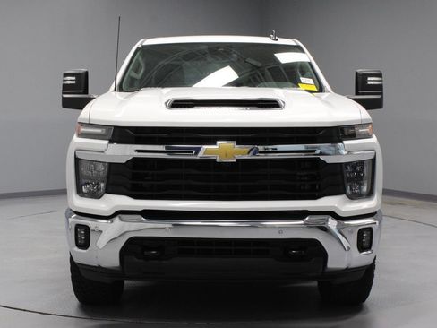 Used 2025 Chevrolet Silverado 2500 LT w/ Safety Package AWD/4WD image 6