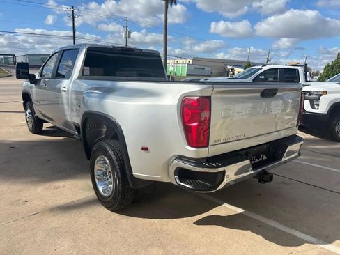 Used 2022 Chevrolet Silverado 3500 LT w/ Convenience Package image 6