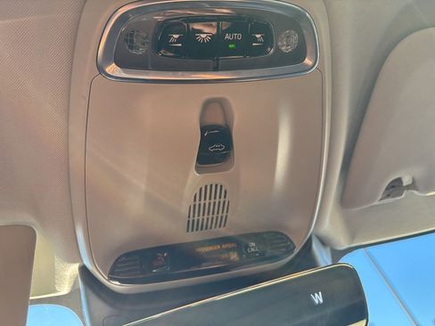 Used 2020 Volvo S60 T5 Momentum image 28