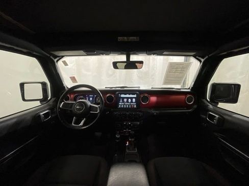 Used 2022 Jeep Wrangler Unlimited Rubicon w/ LED Lighting Group AWD/4WD image 16