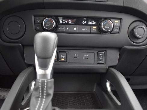 New 2024 Nissan Frontier SV w/ SV Convenience Package image 10