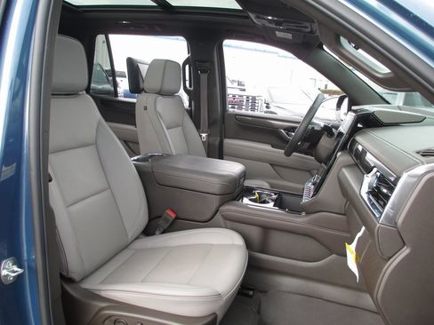 Used 2025 GMC Yukon Elevation w/ Elevation Premium Package image 24