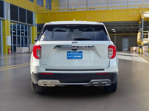 Used 2021 Ford Explorer XLT w/ Equipment Group 202A RWD image 6