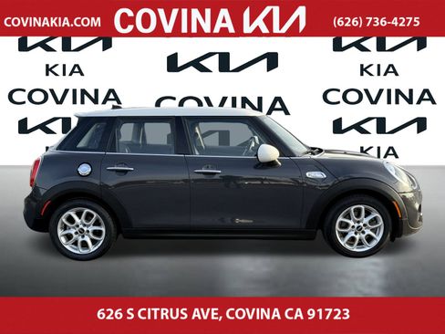 Used 2017 MINI Cooper S image 9