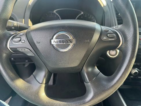 Used 2015 Nissan Pathfinder S AWD/4WD image 30