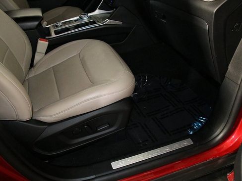 Used 2023 Ford Explorer Limited image 39