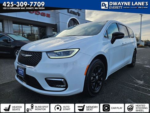 Used 2024 Chrysler Pacifica Touring-L image 1