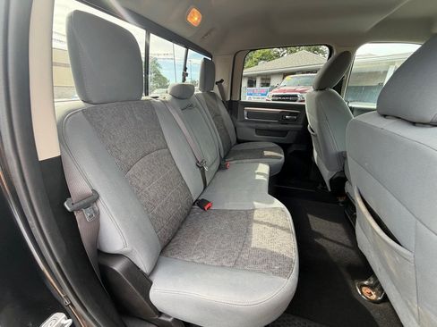 Used 2019 RAM 1500 Classic SLT w/ Black Appearance Group AWD/4WD image 20