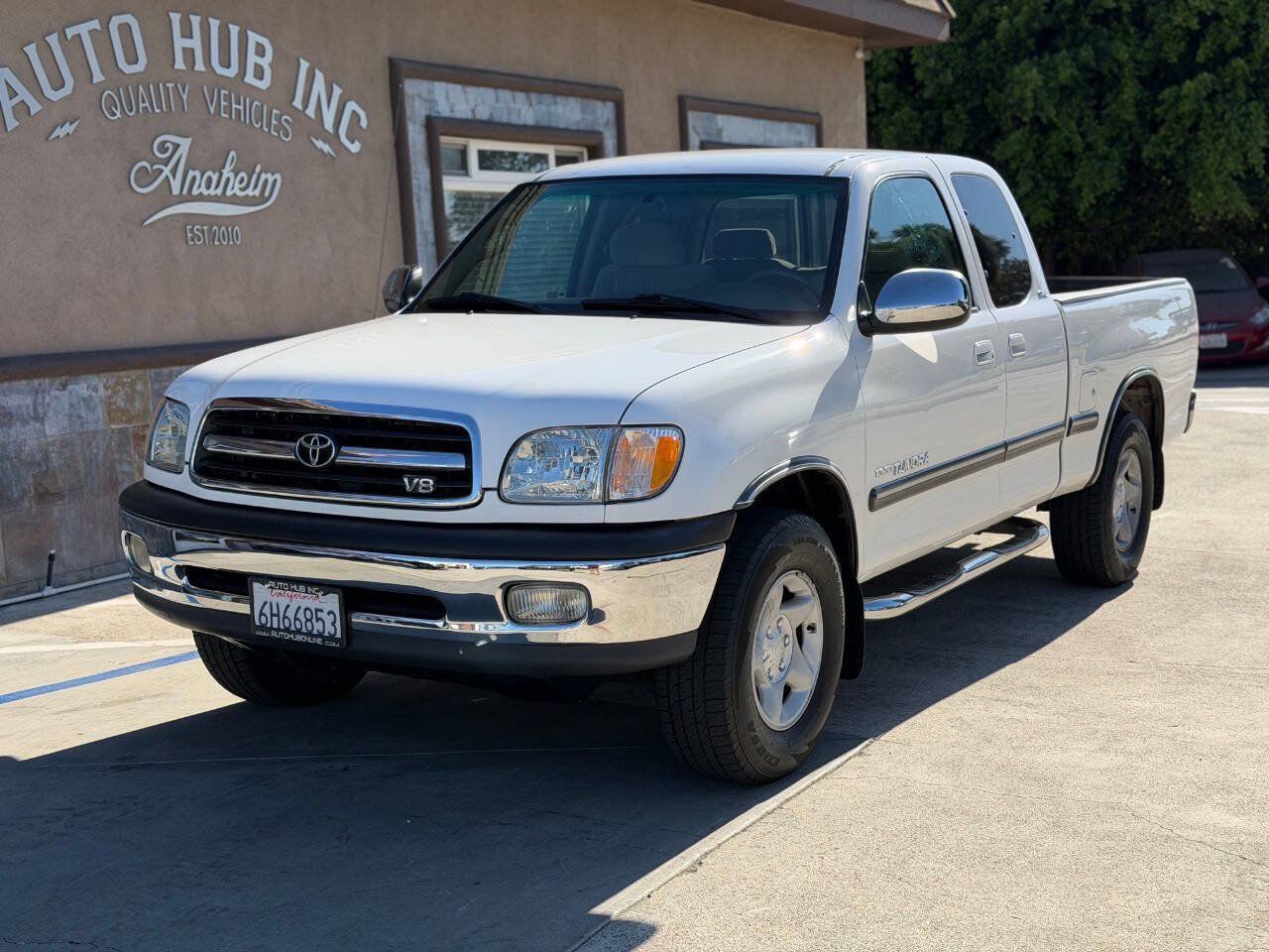 Used 2000 Toyota Tundra SR5 w/ Convenience Pkg RWD image 2