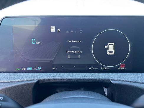 Used 2023 Kia EV6 Light image 32