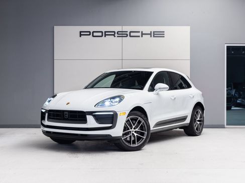 Certified 2026 Porsche Macan AWD/4WD image 1