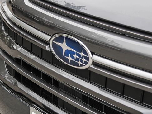 Certified 2025 Subaru Forester Premium AWD/4WD image 9
