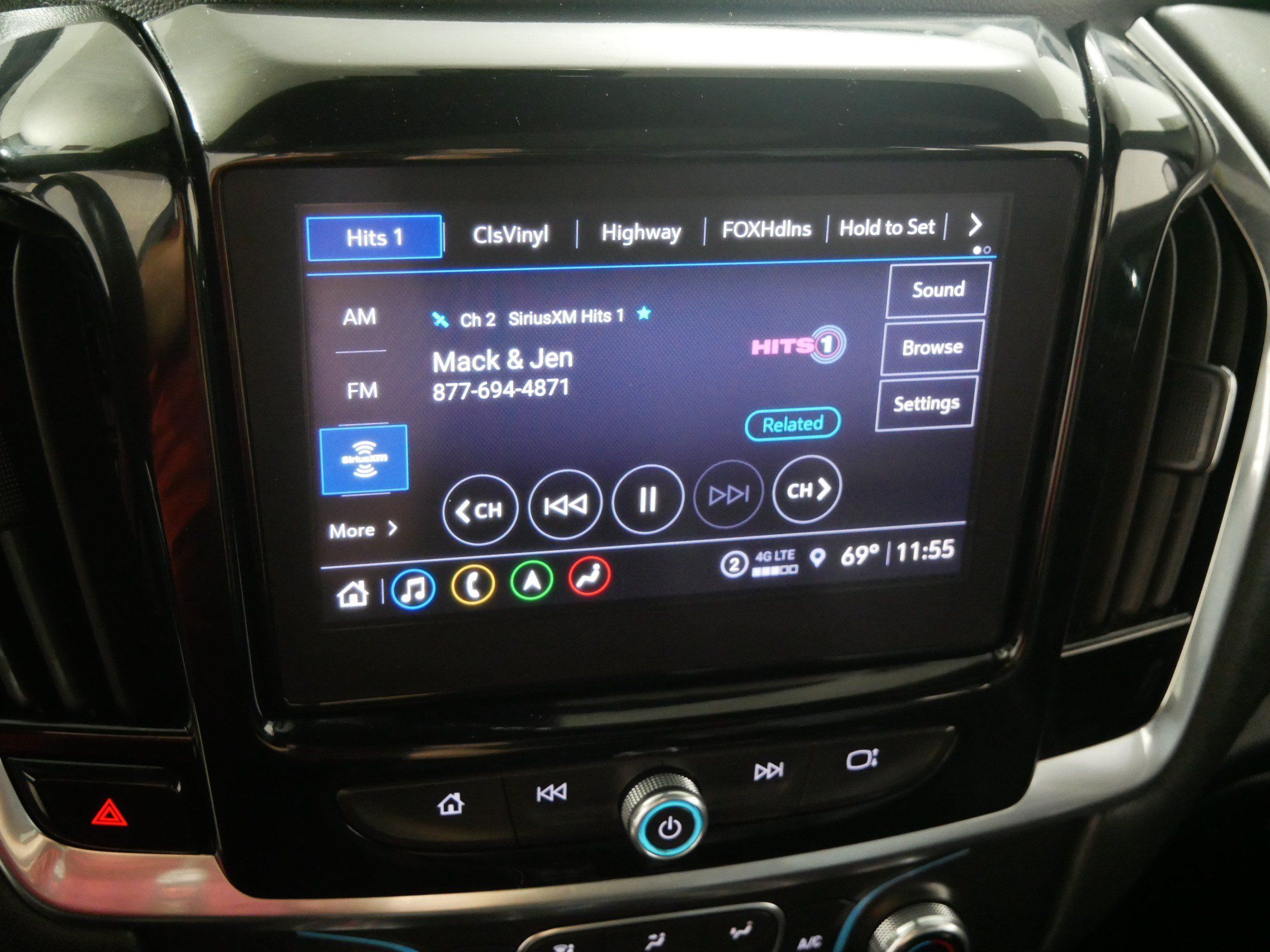 Used 2023 Chevrolet Traverse RS AWD/4WD image 22