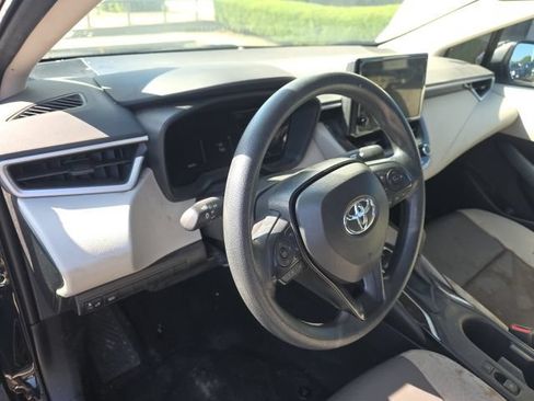 Used 2023 Toyota Corolla SE w/ SE Premium Package FWD image 9