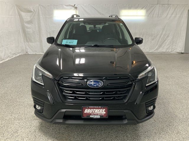 Used 2024 Subaru Forester Premium AWD/4WD image 3