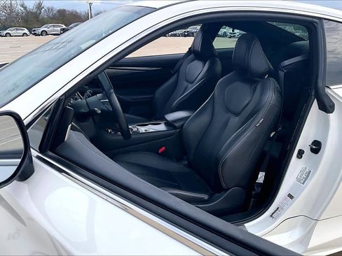 Used 2017 INFINITI Q60 w/ Cargo Package image 6